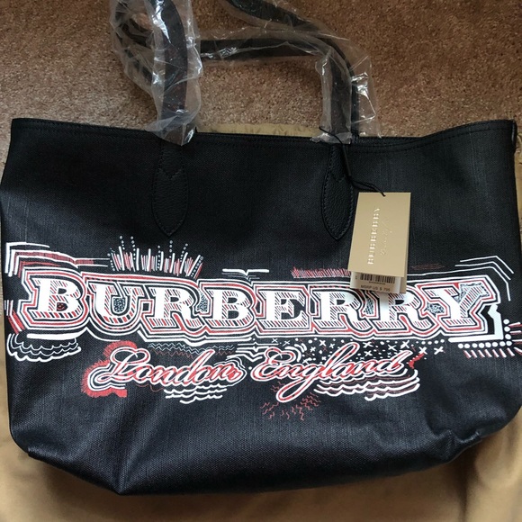 BURBERRY Reversible London Doodle Tote, Black Leather-Canvas/Check Interior NWT - Picture 4 of 16